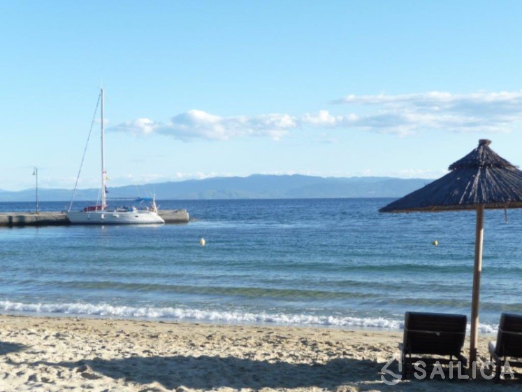 Sun Odyssey 33 - Yacht Charter Sailica