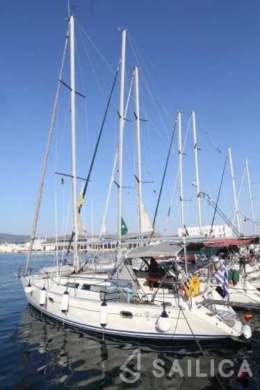 Sun Odyssey 33 - Yacht Charter Sailica