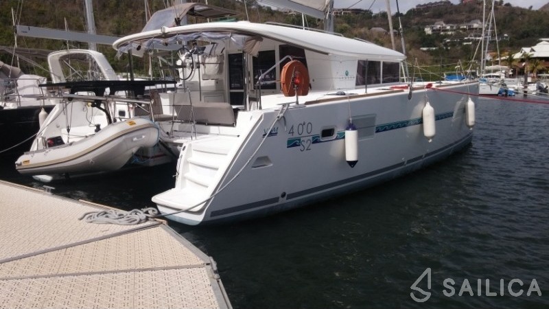 Lagoon 400 S2 - Yacht Charter Sailica