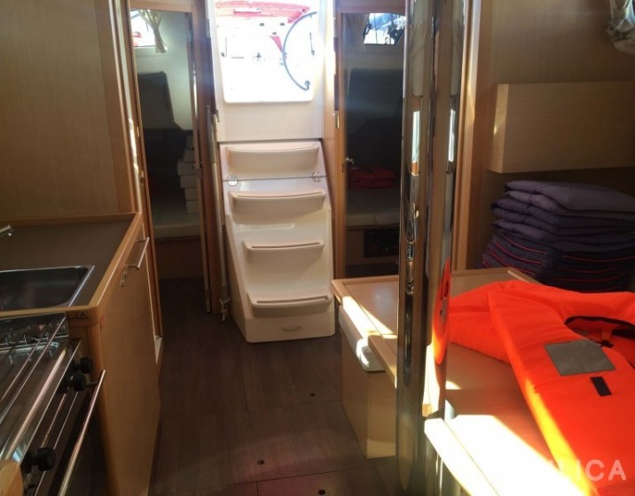 Oceanis 38 - Yacht Charter Sailica