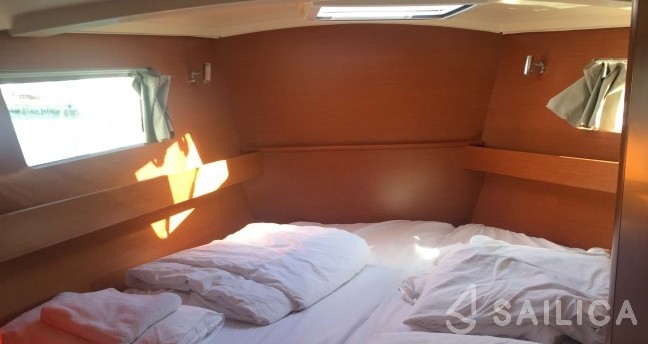 Oceanis 41.1 - Yacht Charter Sailica