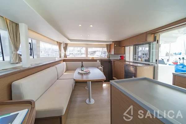 Lagoon 450  Flybridge - Yacht Charter Sailica
