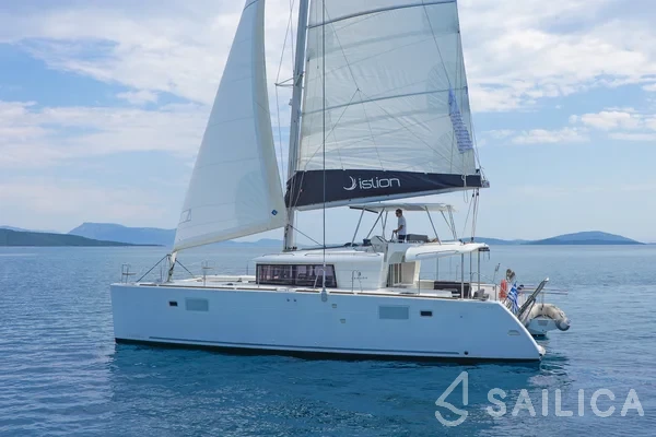 Lagoon 450  Flybridge - Yacht Charter Sailica