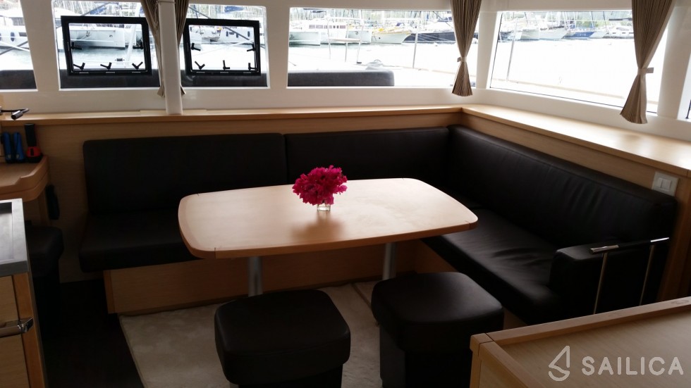 Lagoon 450 S - 4 + 2 cab. - Yacht Charter Sailica