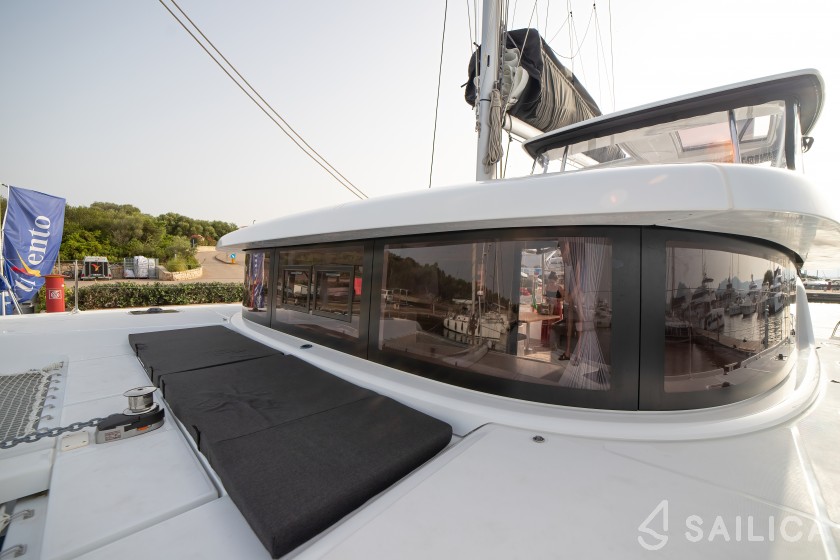 Lagoon 42 - Yacht Charter Sailica