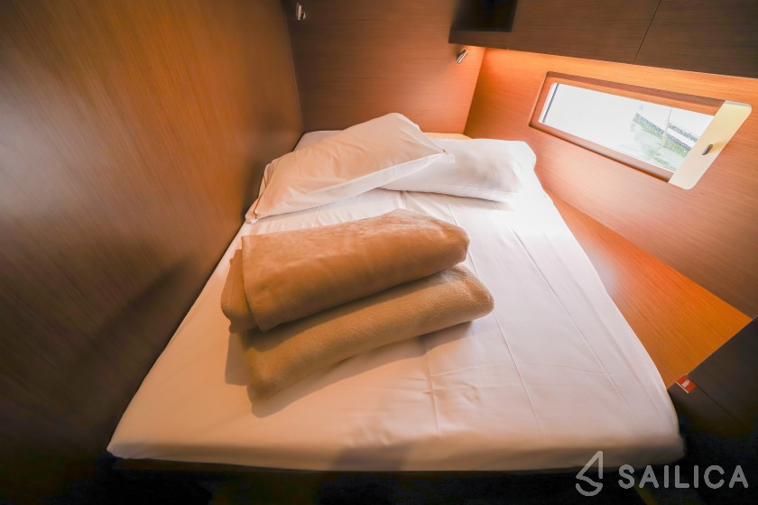 Oceanis 51.1 - Yacht Charter Sailica