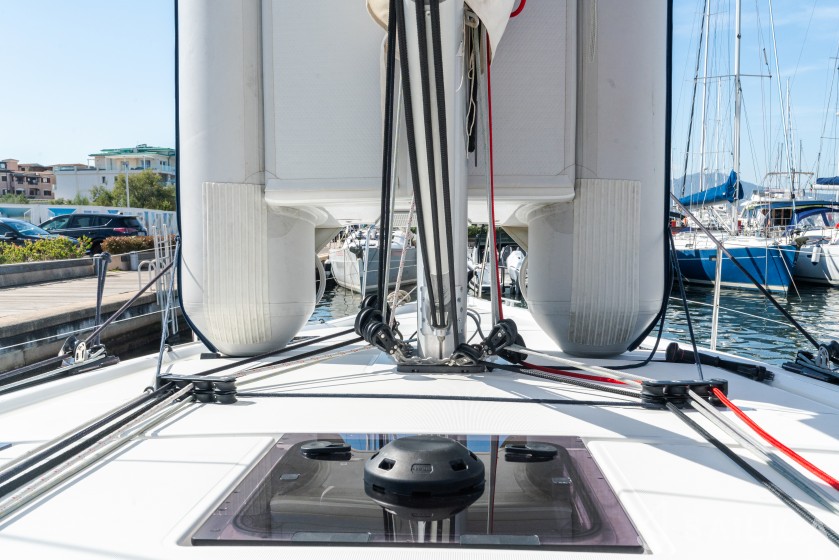 Oceanis 40.1 - Yacht Charter Sailica