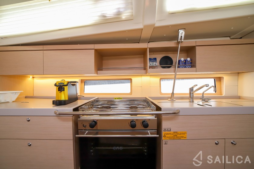Oceanis 46.1 - Yacht Charter Sailica