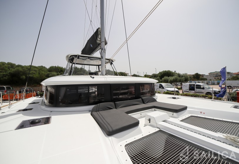 Lagoon 46  - Yacht Charter Sailica