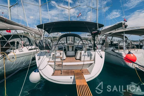 Sun Odyssey 49i - Yacht Charter Sailica