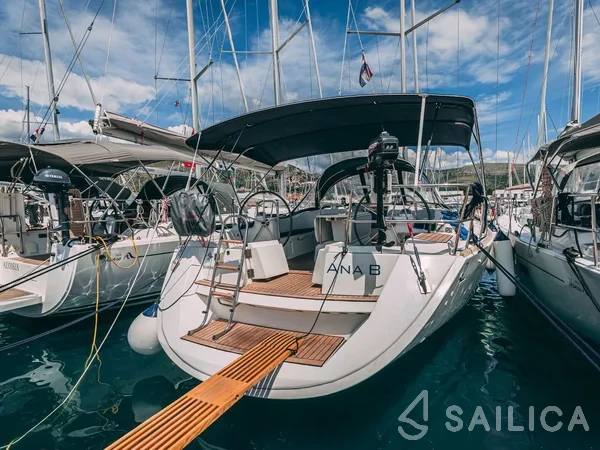 Sun Odyssey 49i - Yacht Charter Sailica