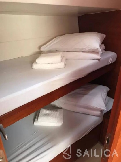 More 55 - Yacht Charter Sailica