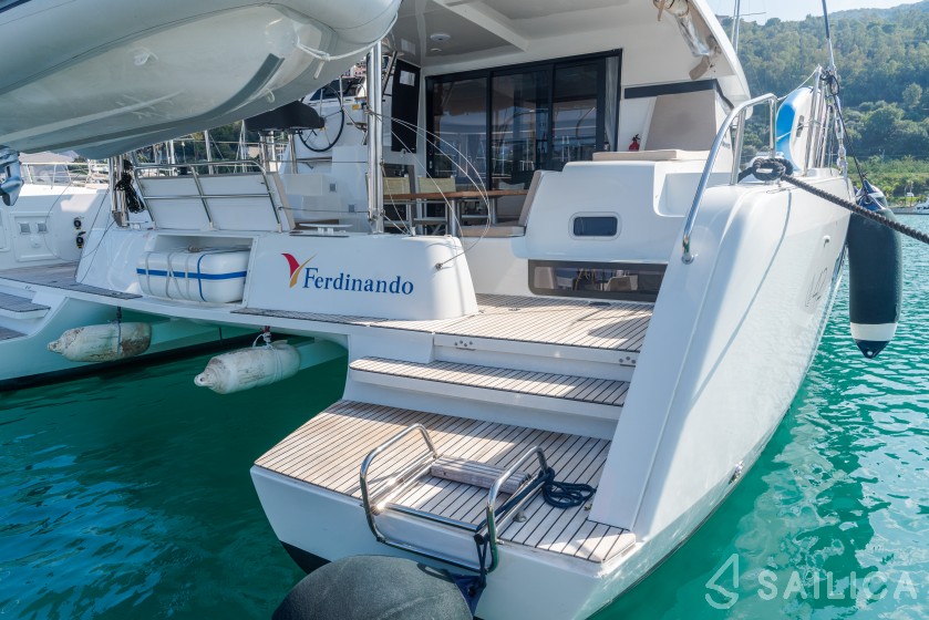 Lagoon 42 - Yacht Charter Sailica