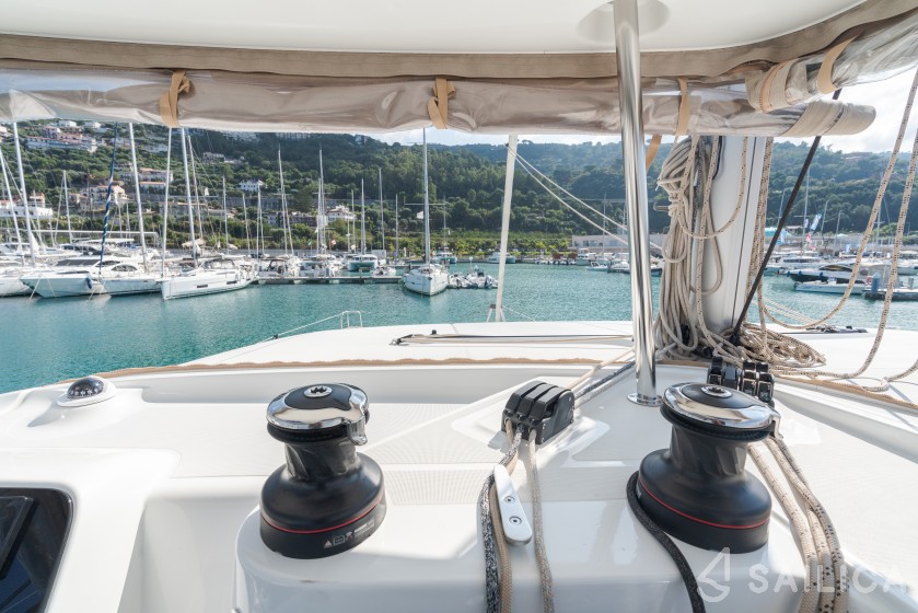 Lagoon 42 - Yacht Charter Sailica