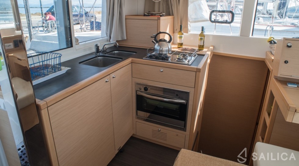 Lagoon 39 - Yacht Charter Sailica