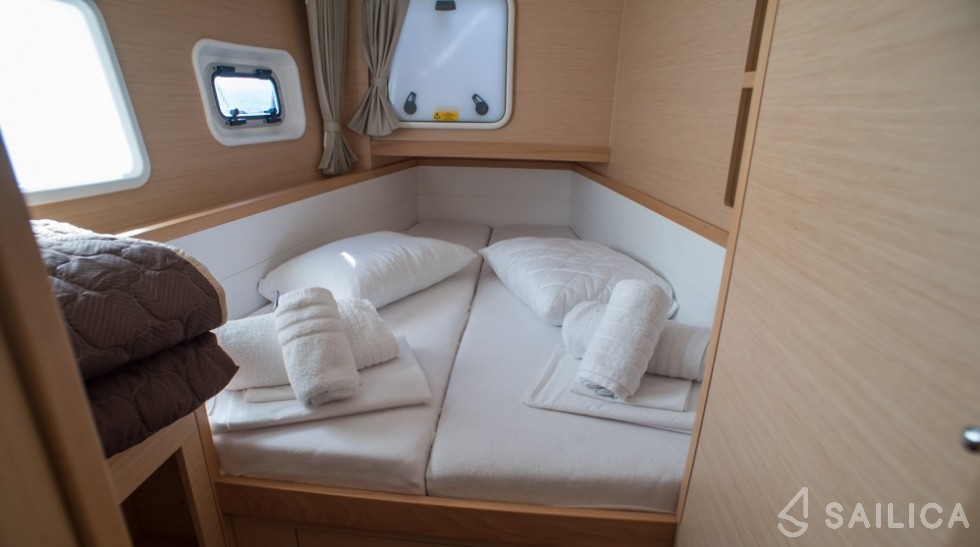Lagoon 39 - Yacht Charter Sailica