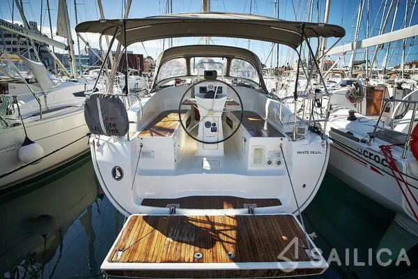 Bavaria 36 Cruiser - Yacht Charter Sailica