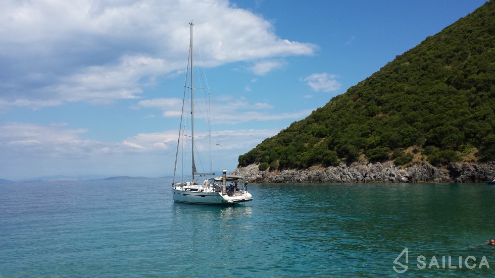 Bavaria 41 Cruiser - Yacht Charter Sailica