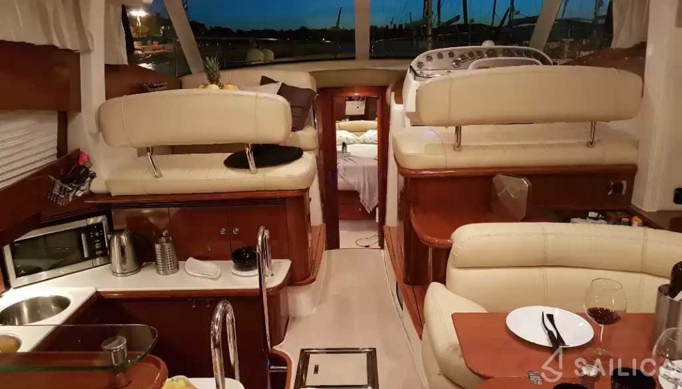 Prestige 46 Fly - Yacht Charter Sailica