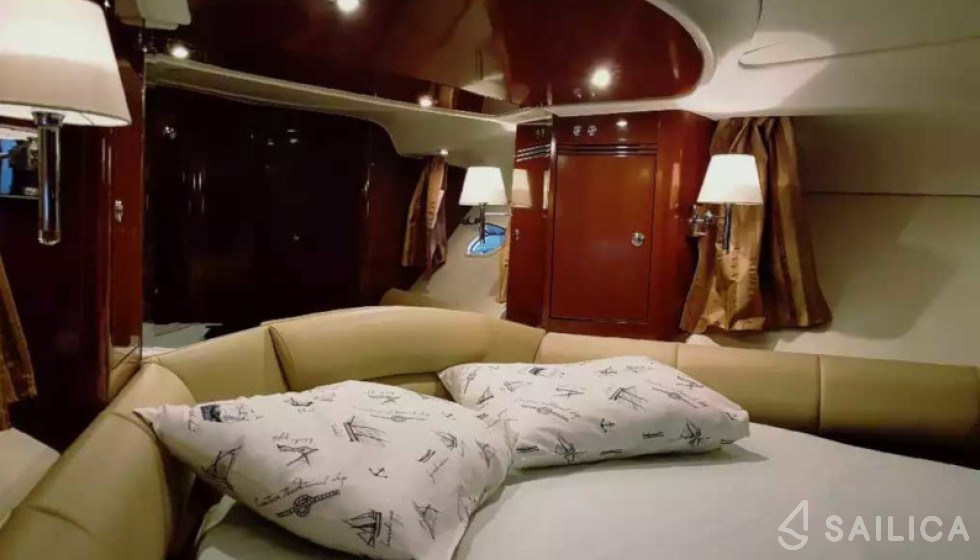 Prestige 46 Fly - Yacht Charter Sailica