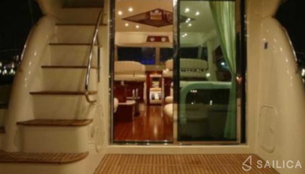Prestige 46 Fly - Yacht Charter Sailica