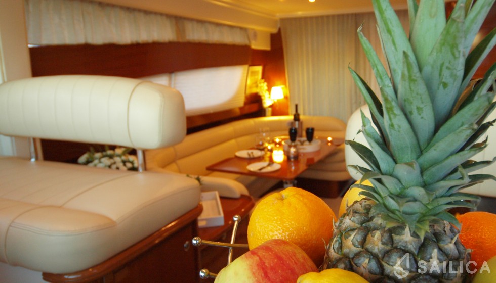 Prestige 46 Fly - Yacht Charter Sailica