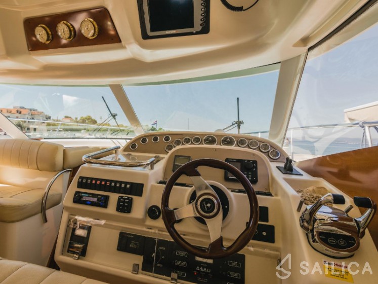 Prestige 46 Fly - Yacht Charter Sailica
