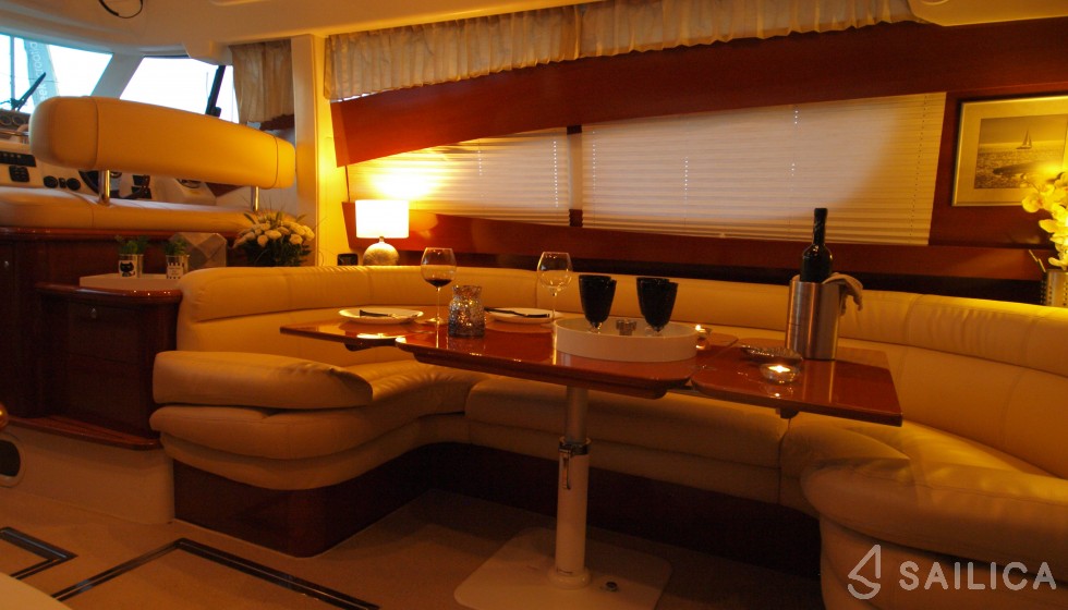 Prestige 46 Fly - Yacht Charter Sailica