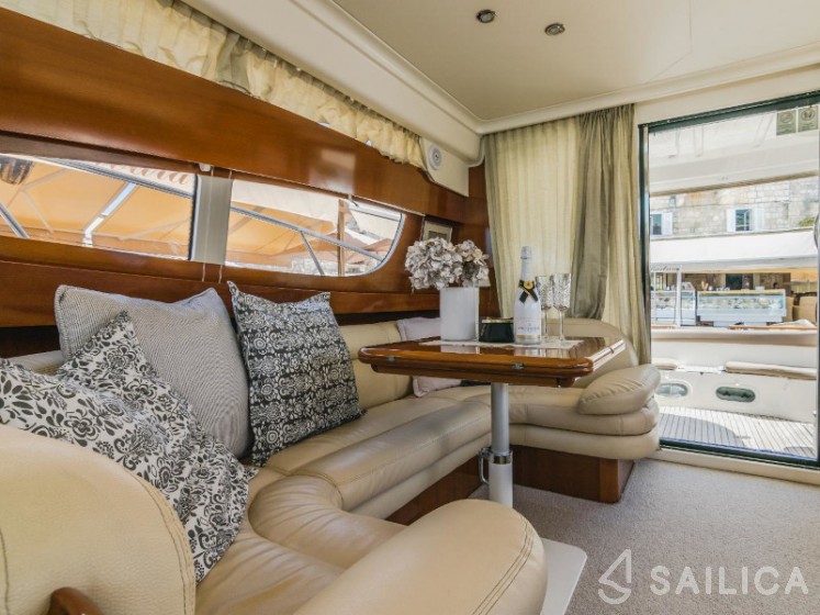 Prestige 46 Fly - Yacht Charter Sailica