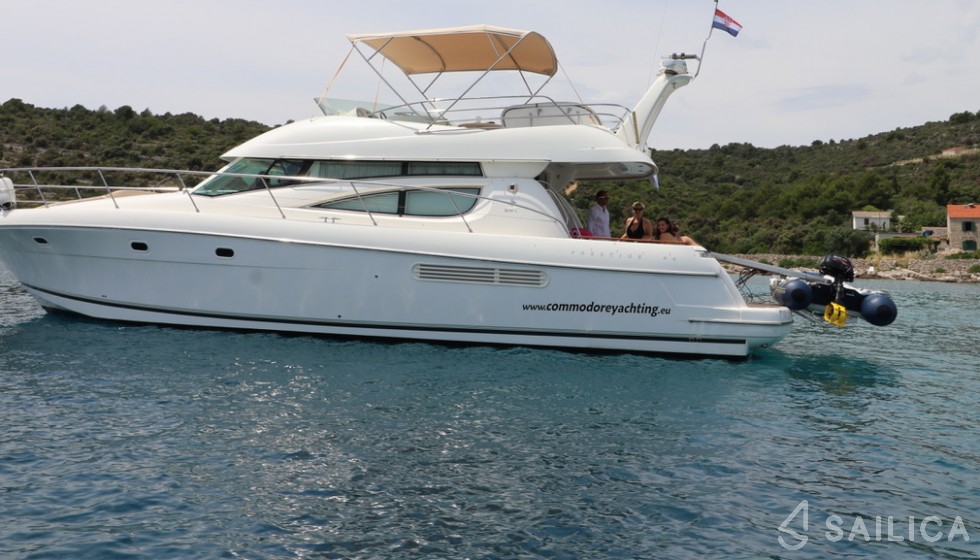 Prestige 46 Fly - Yacht Charter Sailica