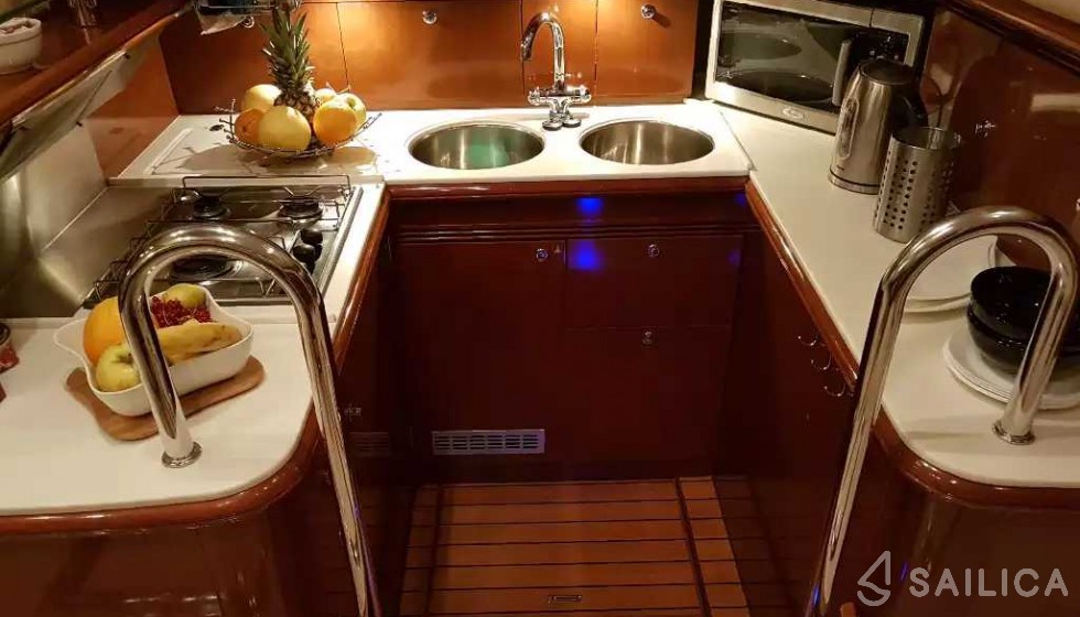 Prestige 46 Fly - Yacht Charter Sailica