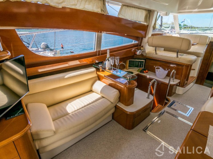 Prestige 46 Fly - Yacht Charter Sailica