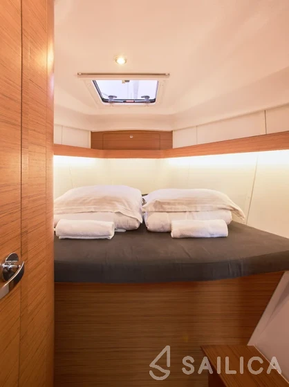 Elan 40 Impression - Yacht Charter Sailica