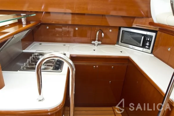 Prestige 46 Fly - Yacht Charter Sailica