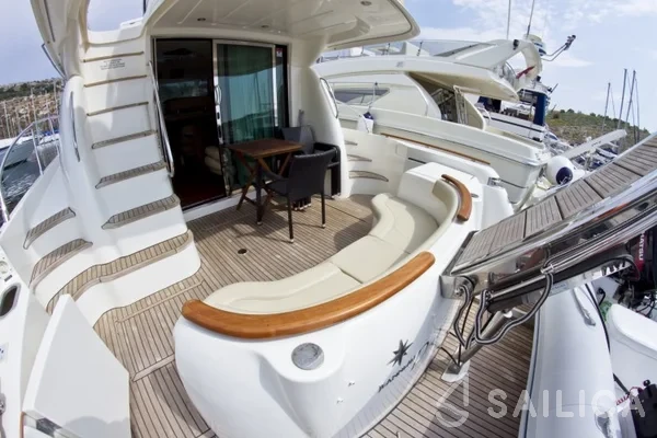 Prestige 46 Fly - Yacht Charter Sailica