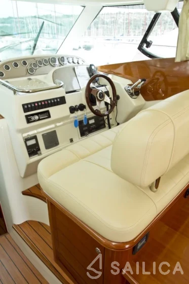 Prestige 46 Fly - Yacht Charter Sailica