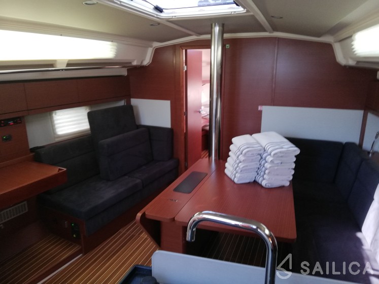 Hanse 418 - Yacht Charter Sailica