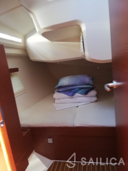 Hanse 418 - Yacht Charter Sailica