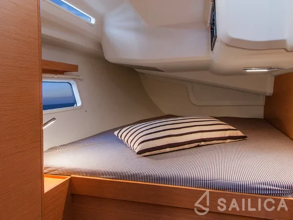 Hanse 418 - Yacht Charter Sailica