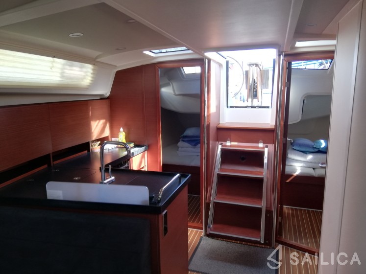 Hanse 418 - Yacht Charter Sailica