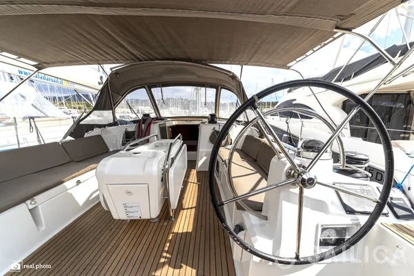 Sun Odyssey 519 - Yacht Charter Sailica