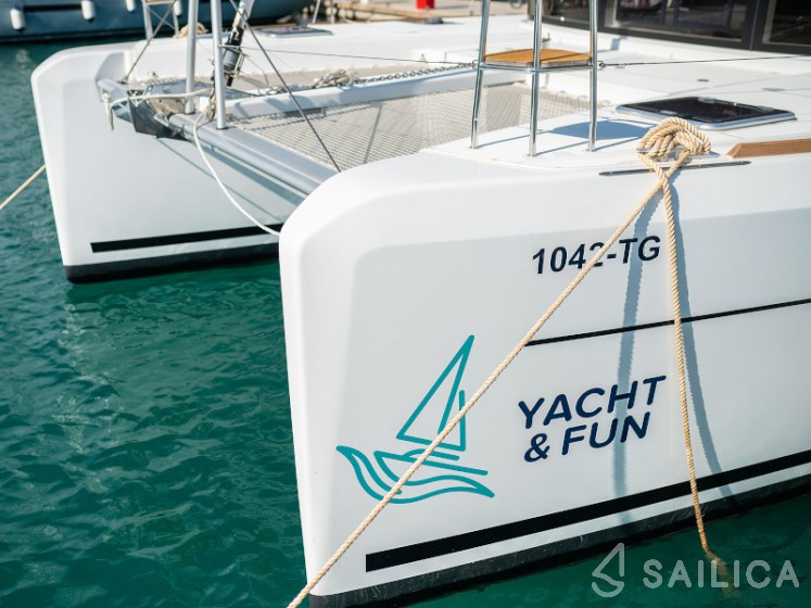 Lagoon 450 S - 4 + 2 cab. - Yacht Charter Sailica