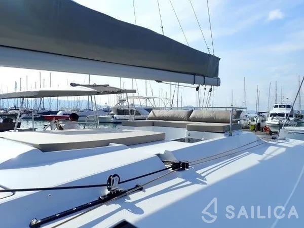 Saona 47 - Yacht Charter Sailica