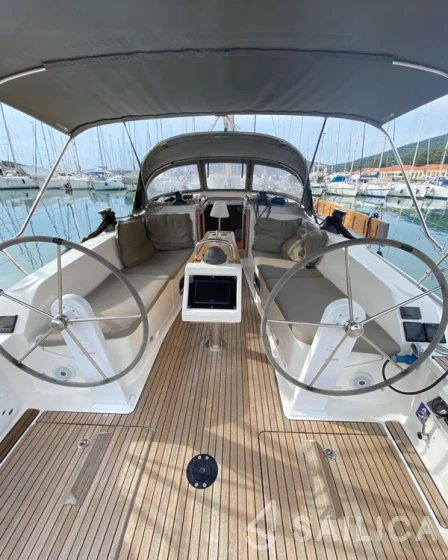 Bavaria 41 Cruiser - Yacht Charter Sailica