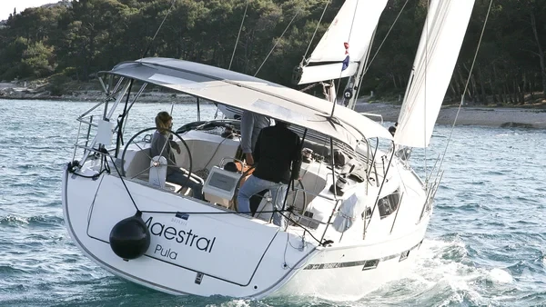 Bavaria 41 Cruiser - Yacht Charter Sailica