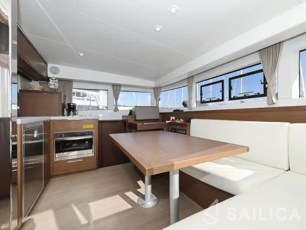 Lagoon 40 - Yacht Charter Sailica