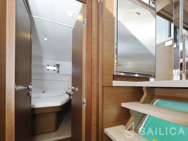 Lagoon 40 - Yacht Charter Sailica