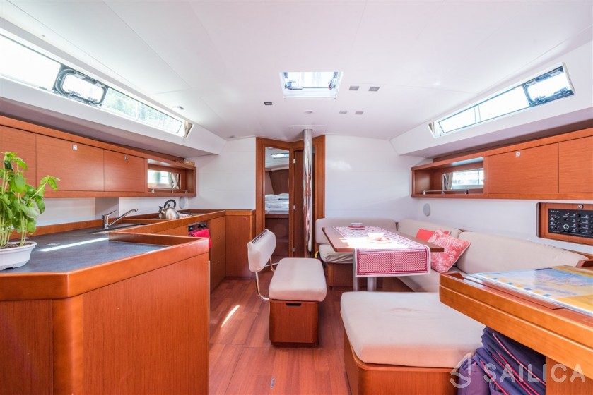 Oceanis 45 - Yacht Charter Sailica