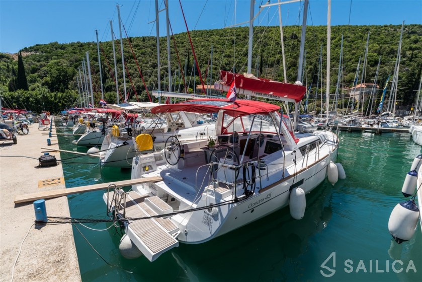 Oceanis 45 - Yacht Charter Sailica