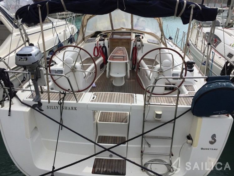 Oceanis 43 - Yacht Charter Sailica